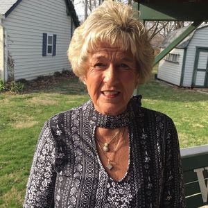 Meet your Posher, Pauline